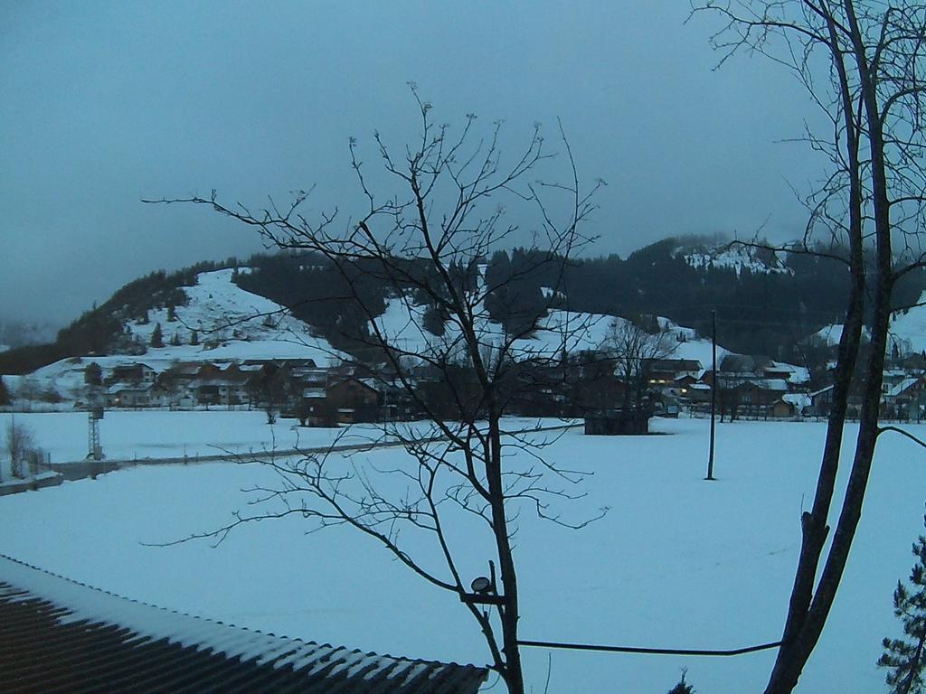 Pension Alpenblick Schattwald Exterior photo